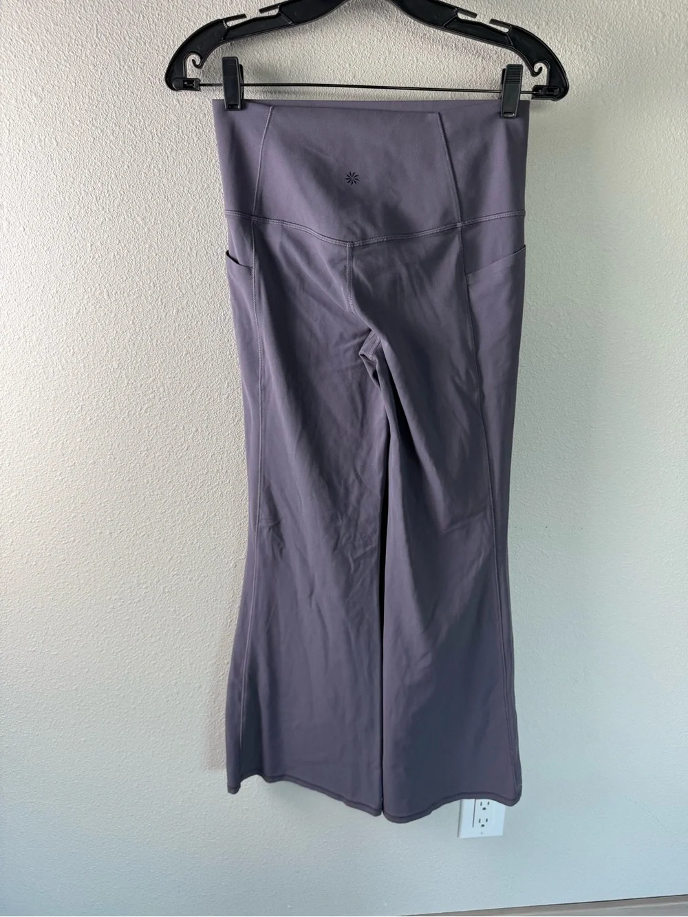 Athleta Salutation Stash Pocket Flare Pant Dusk Violet Casual Women’s Medium P